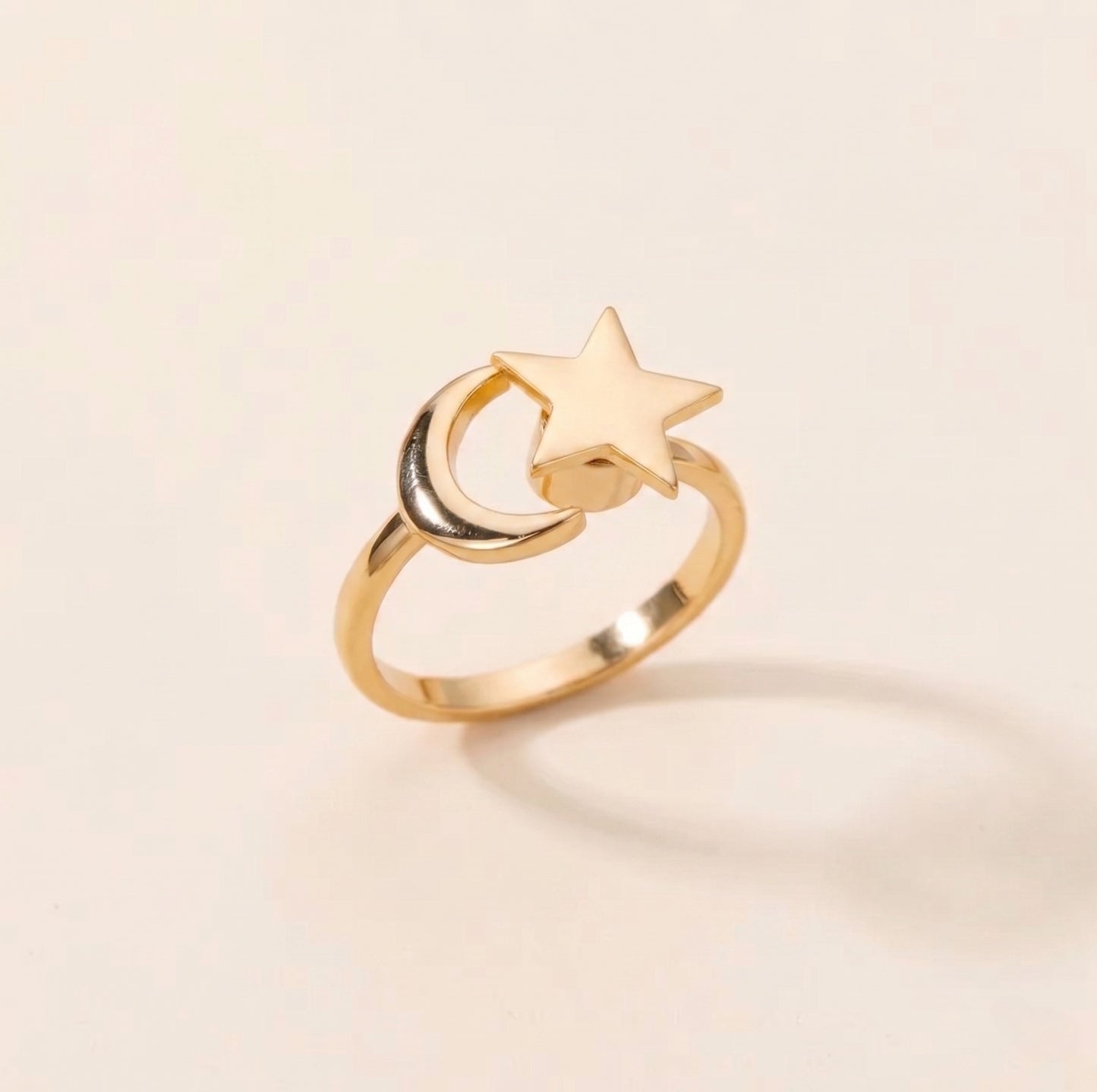 Anillo giratorio con estrellas